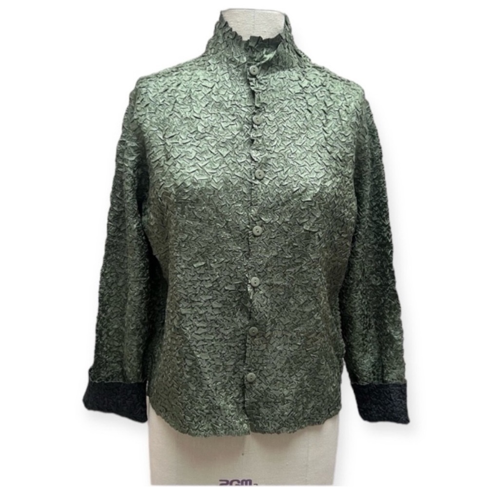 Vintage POW Wow Reversible Button Up Crinkle Top